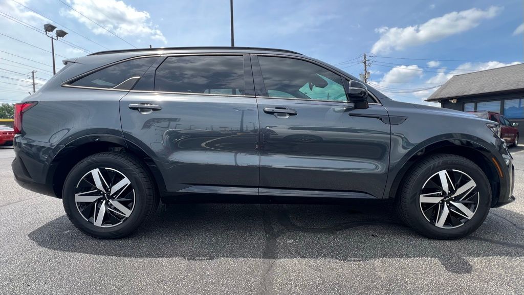 Vehicle image 7 of 58