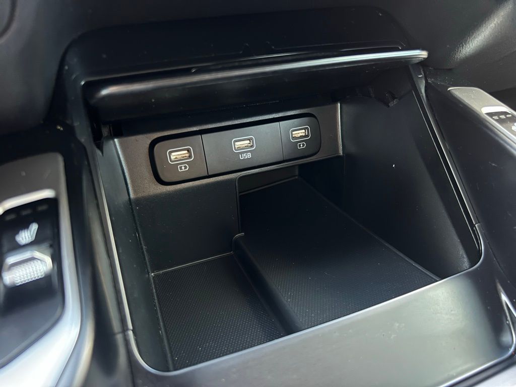 Vehicle image 47 of 58