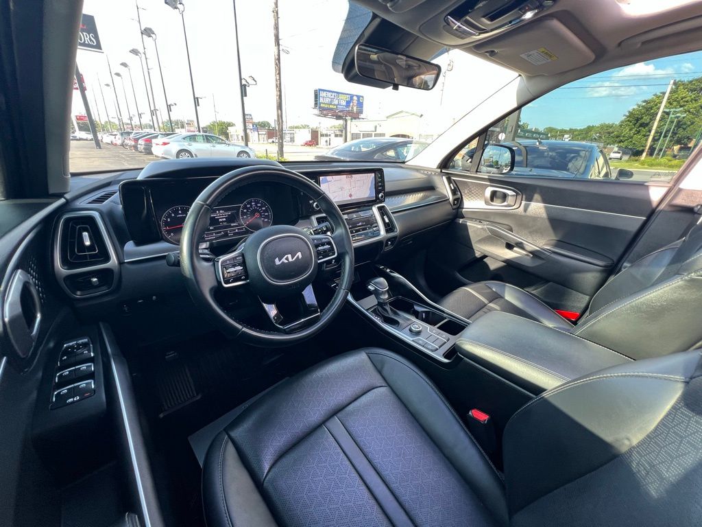 Vehicle image 28 of 58