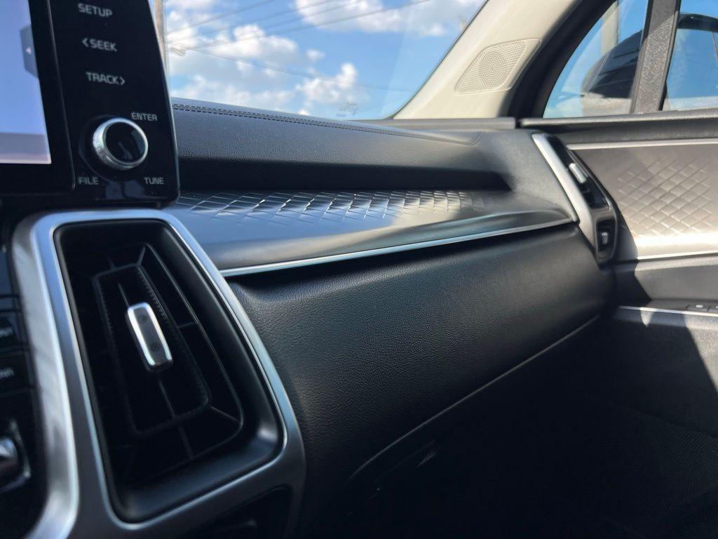 Vehicle image 53 of 58