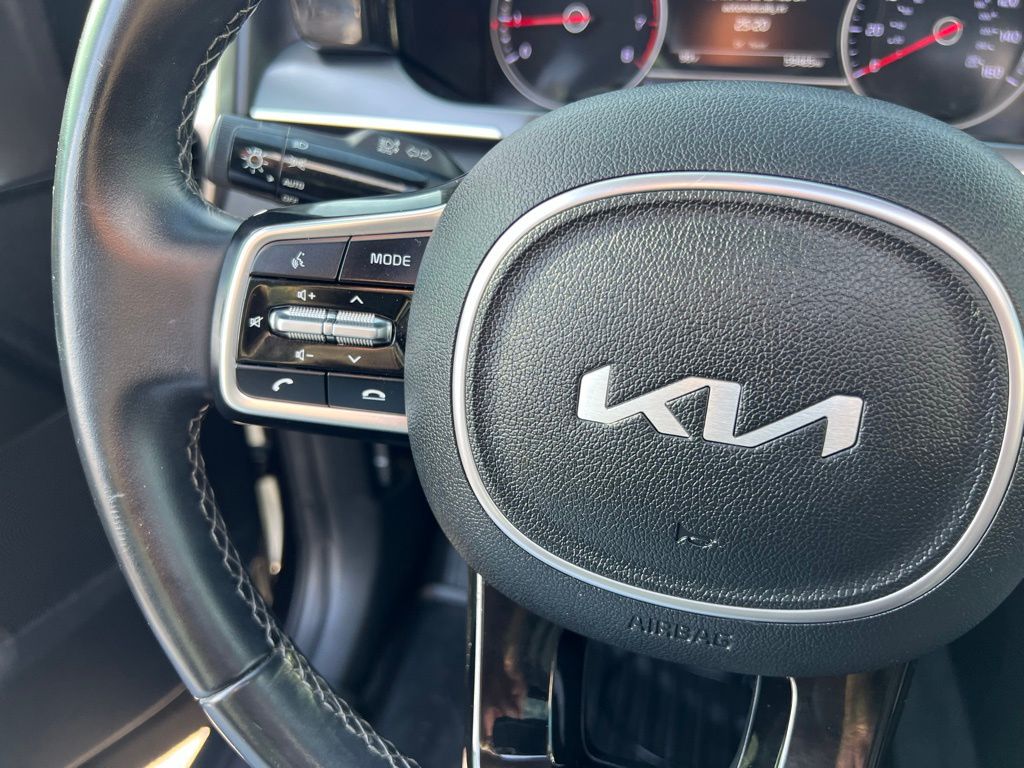 Vehicle image 36 of 58
