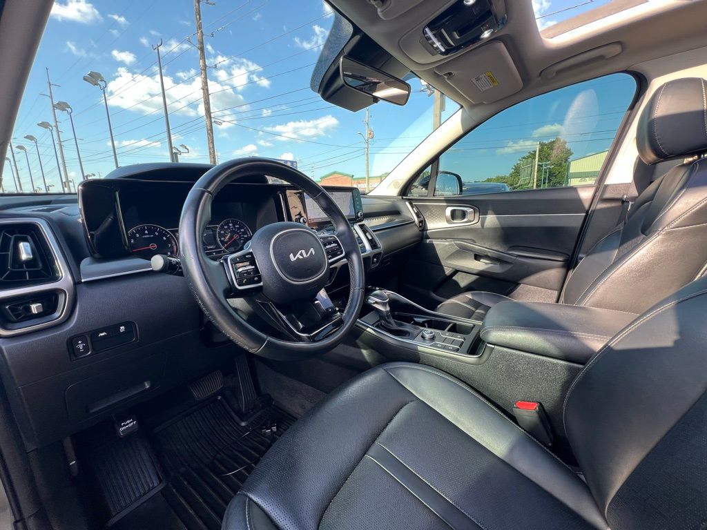 Vehicle image 31 of 58
