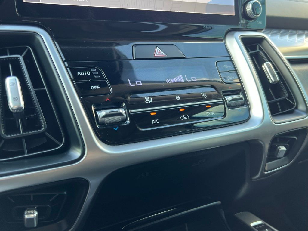 Vehicle image 40 of 58