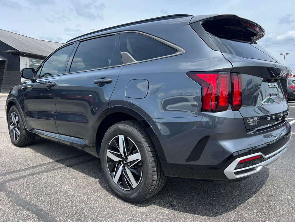 Vehicle image 11 of 58