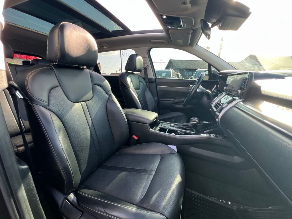 Vehicle image 20 of 58