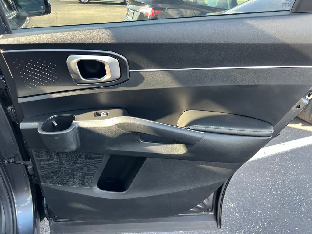 Vehicle image 46 of 58