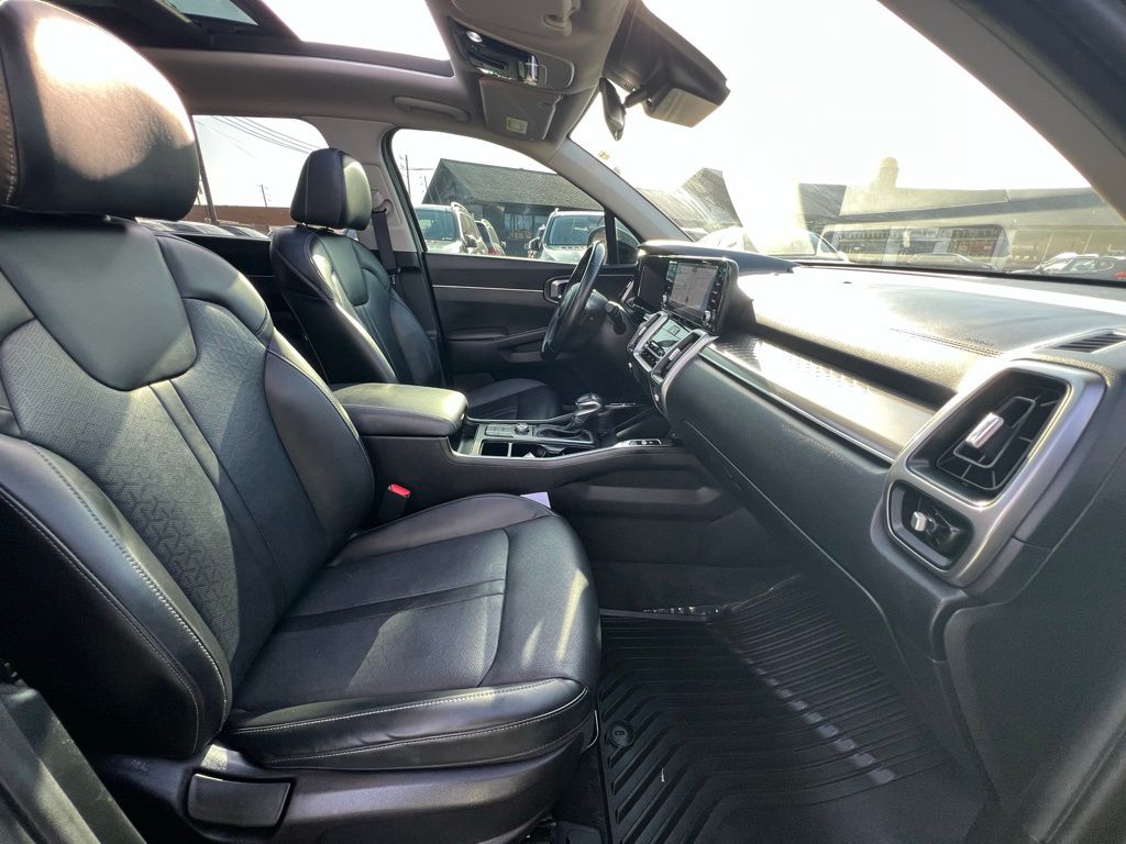 Vehicle image 22 of 58