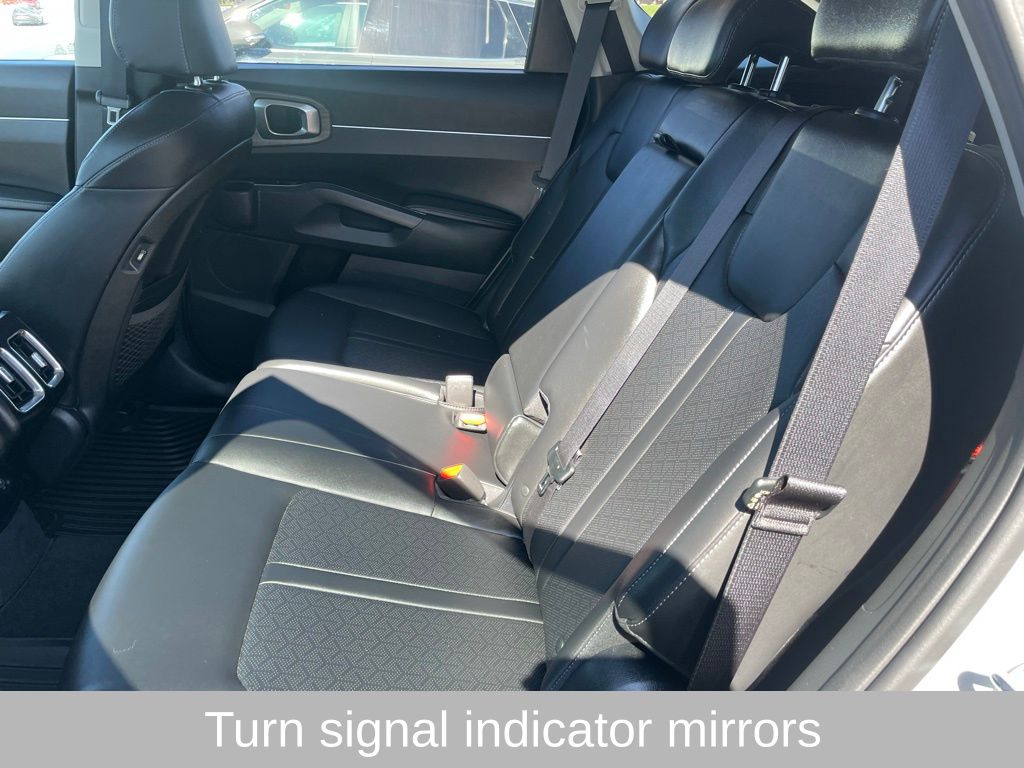 Vehicle image 7 of 34