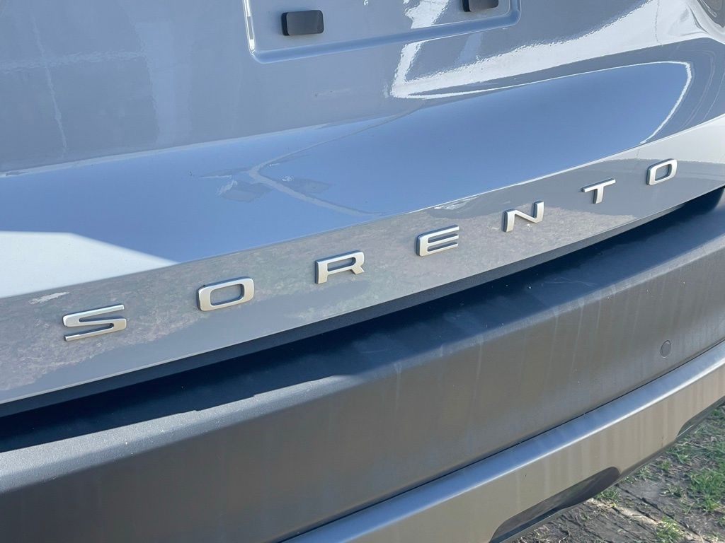 Vehicle image 31 of 34