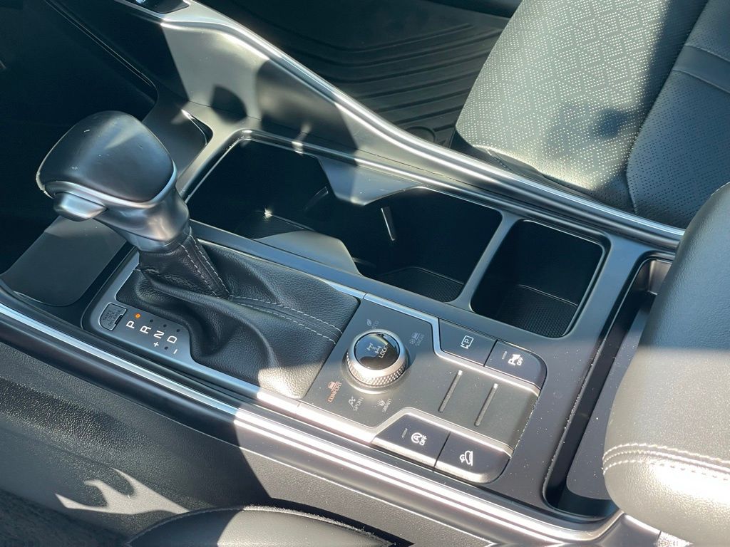 Vehicle image 22 of 34