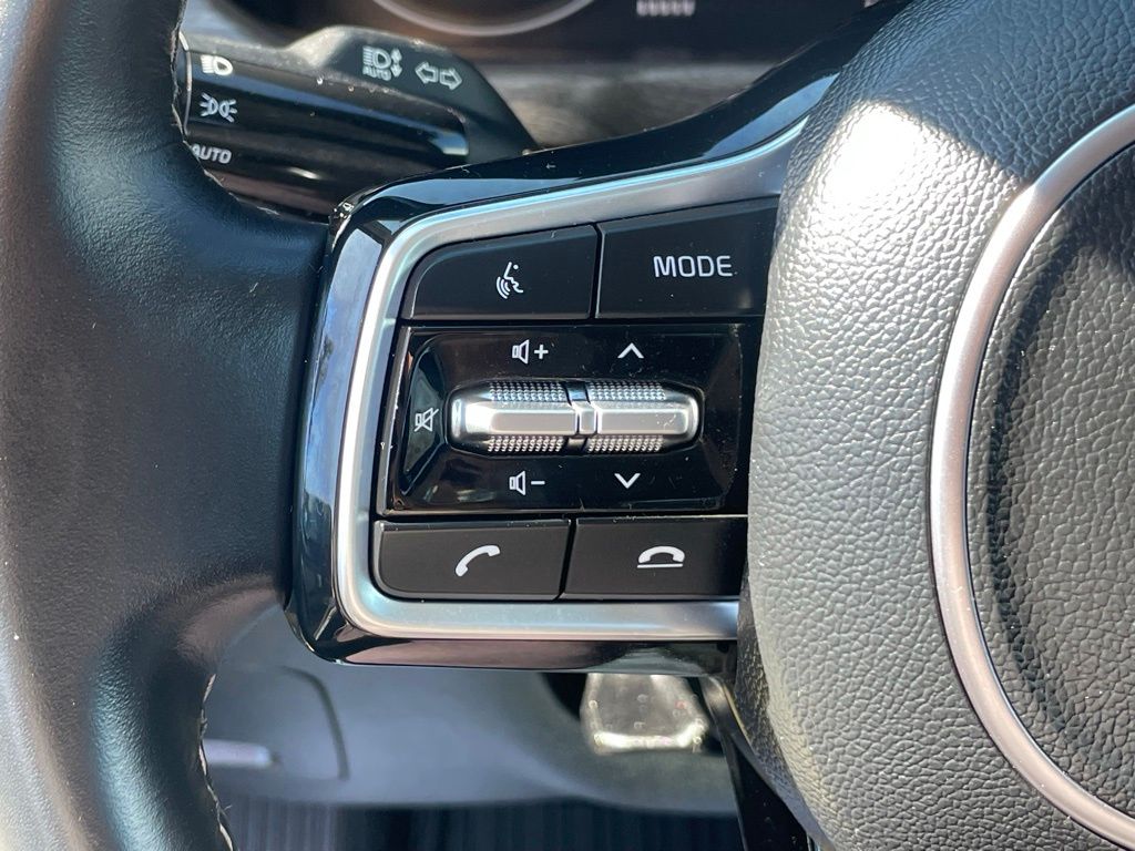 Vehicle image 14 of 34