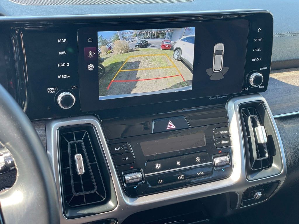 Vehicle image 18 of 34