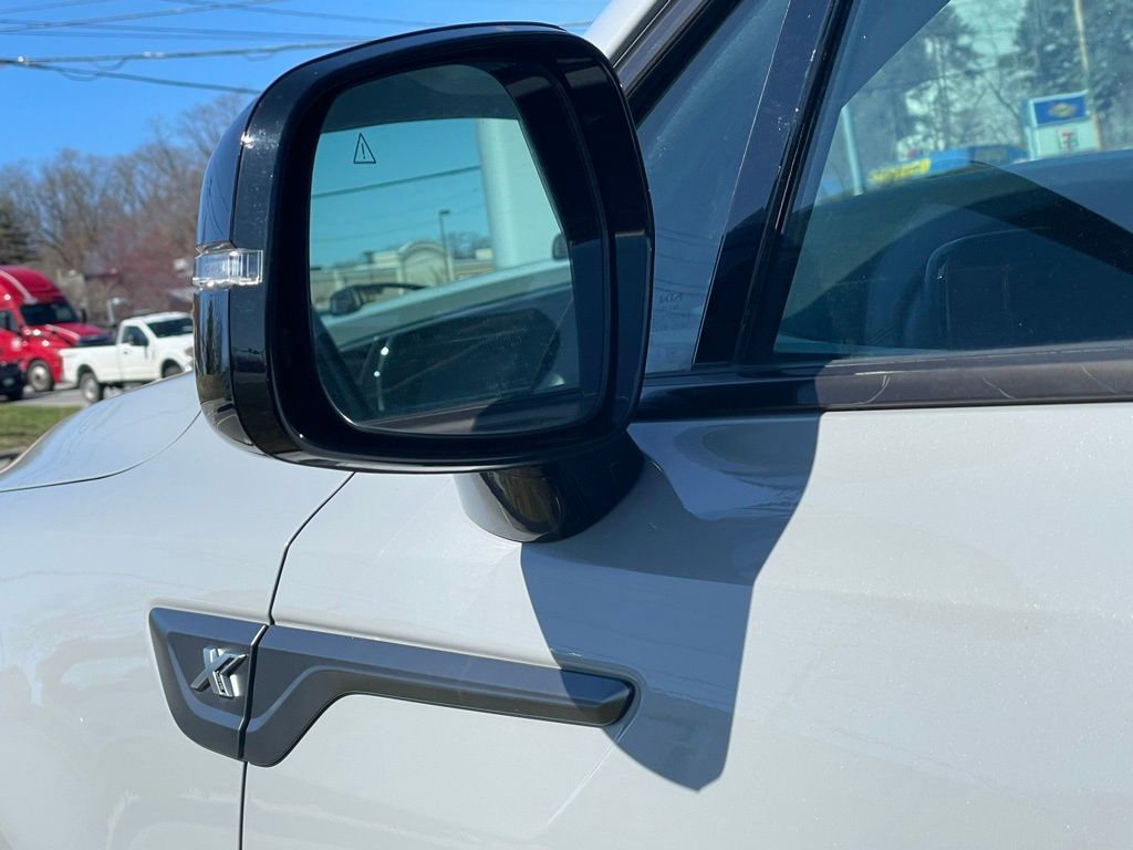 Vehicle image 29 of 34