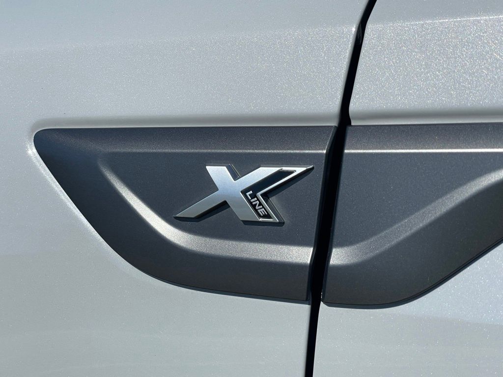 Vehicle image 26 of 34