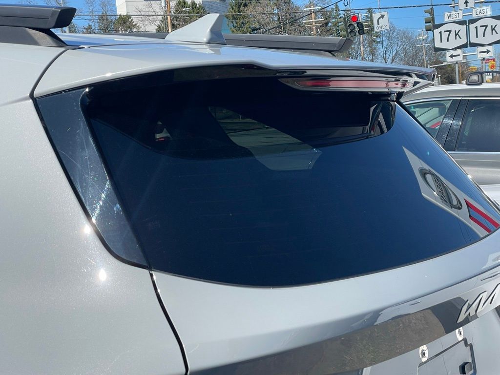 Vehicle image 32 of 34