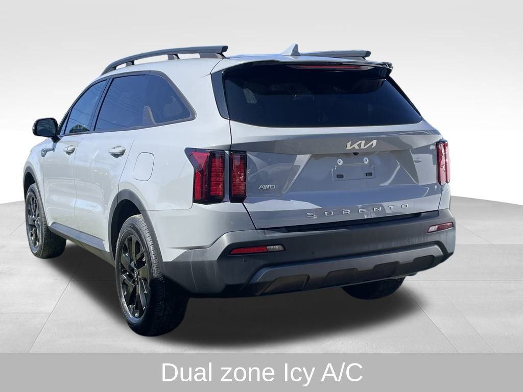 Vehicle image 4 of 34