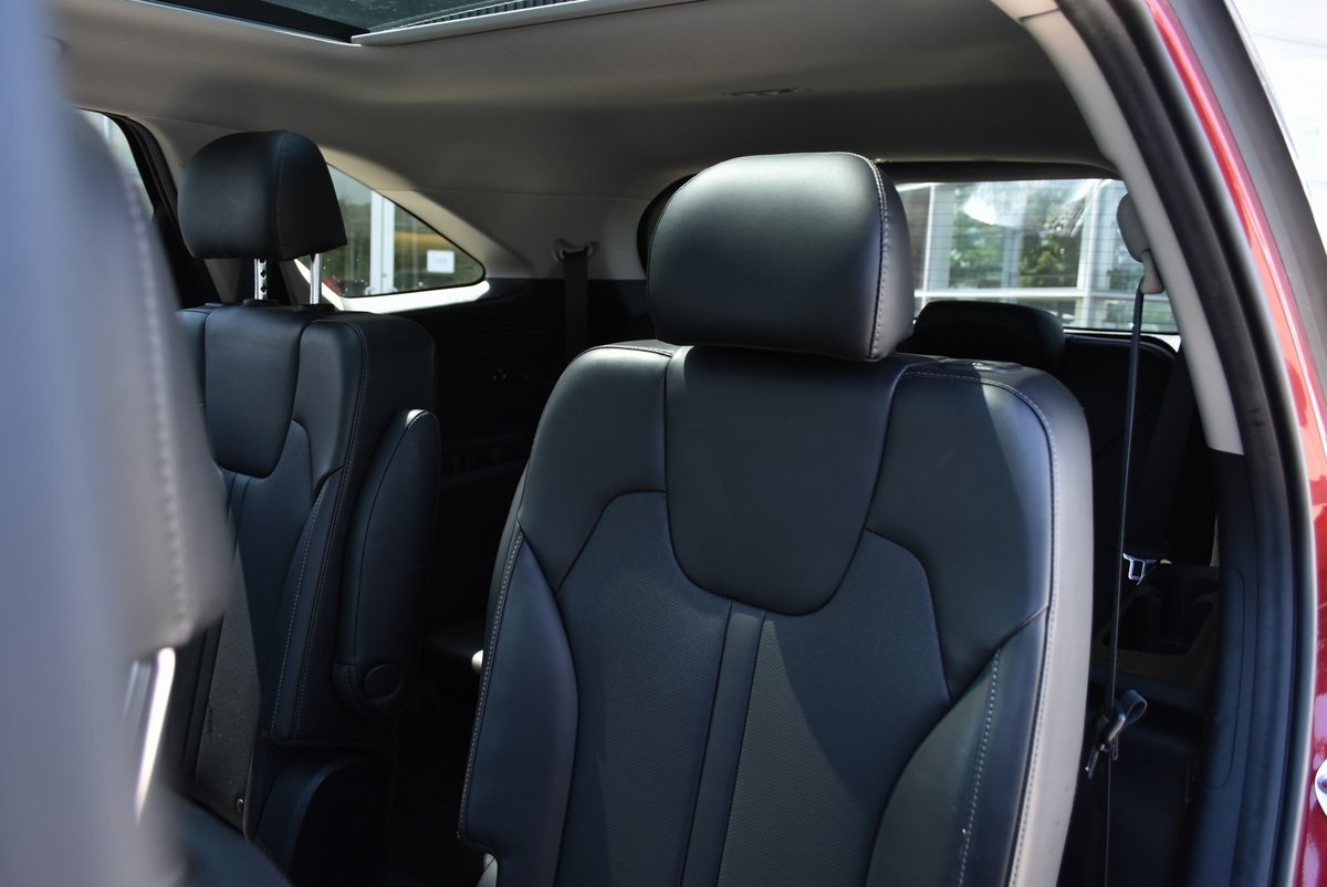 Vehicle image 15 of 38