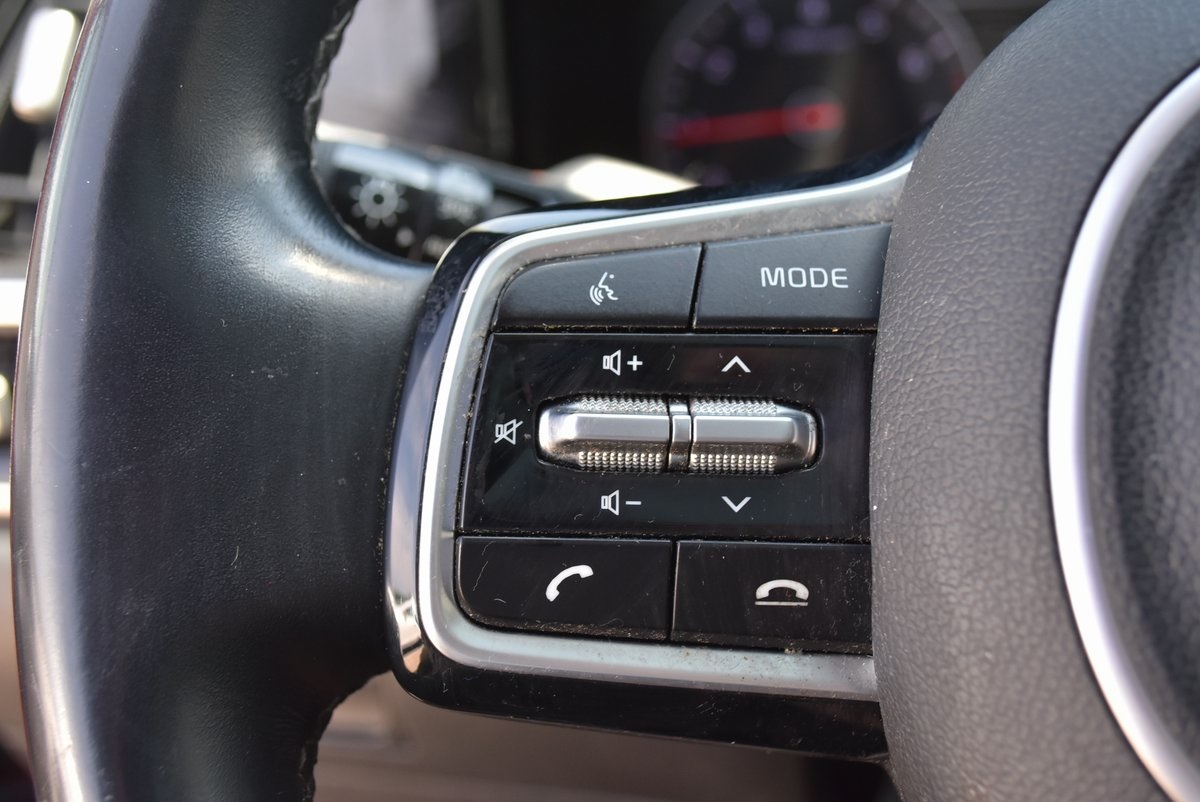 Vehicle image 33 of 38