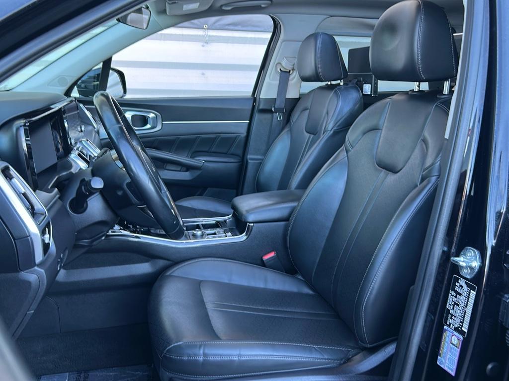 Vehicle image 10 of 31