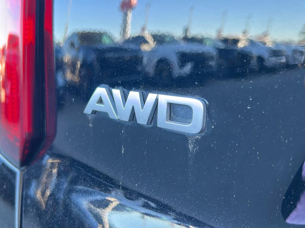 Vehicle image 27 of 31