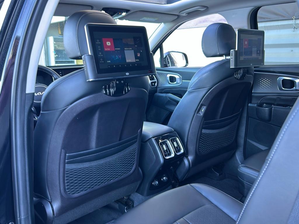Vehicle image 12 of 31