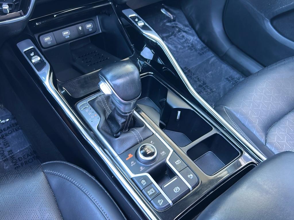Vehicle image 22 of 31