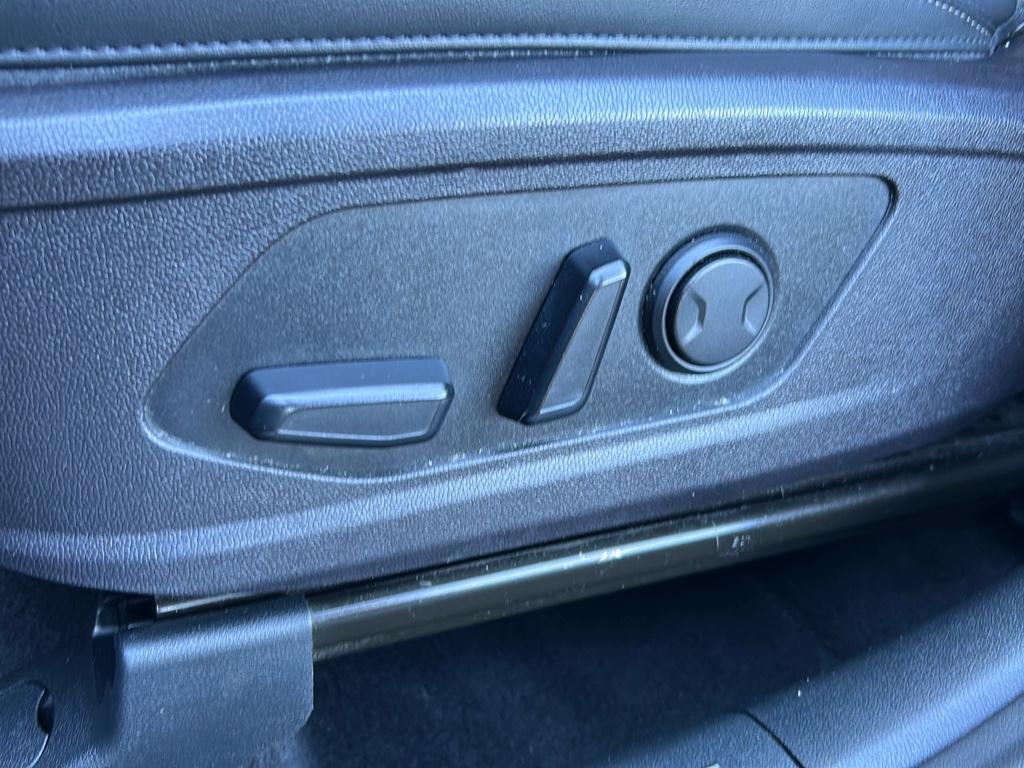 Vehicle image 29 of 31