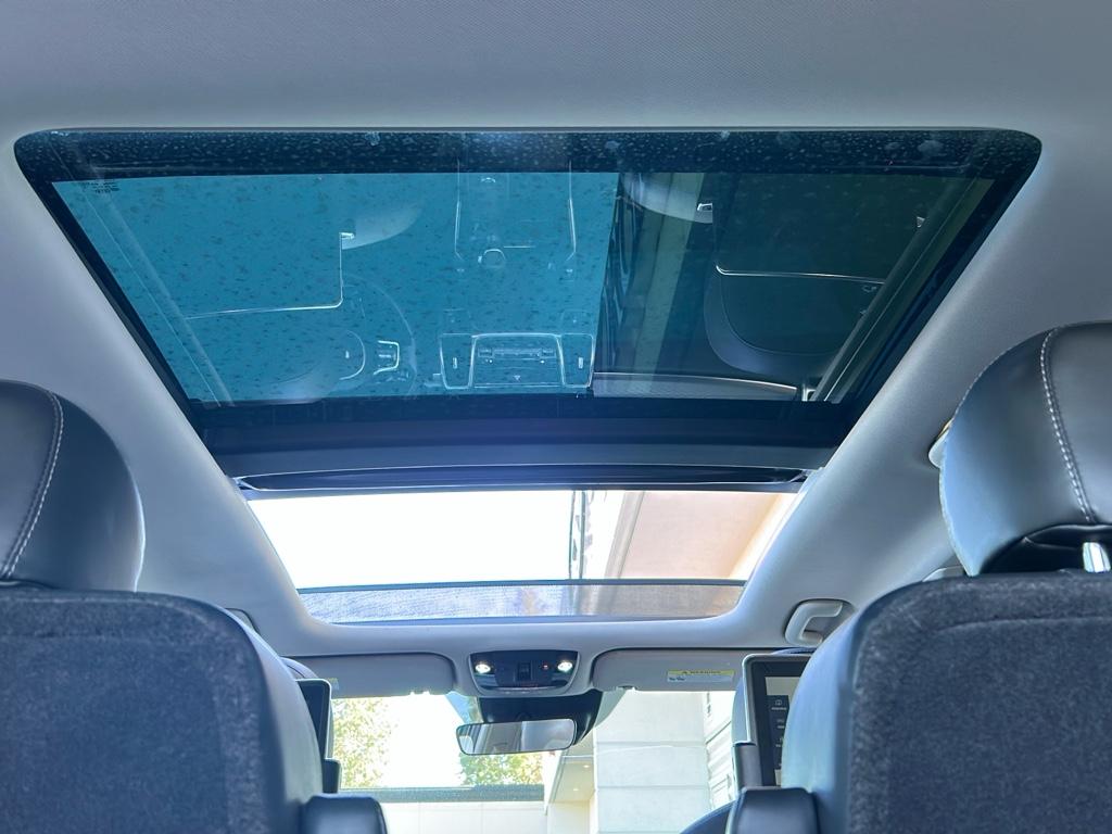 Vehicle image 28 of 31