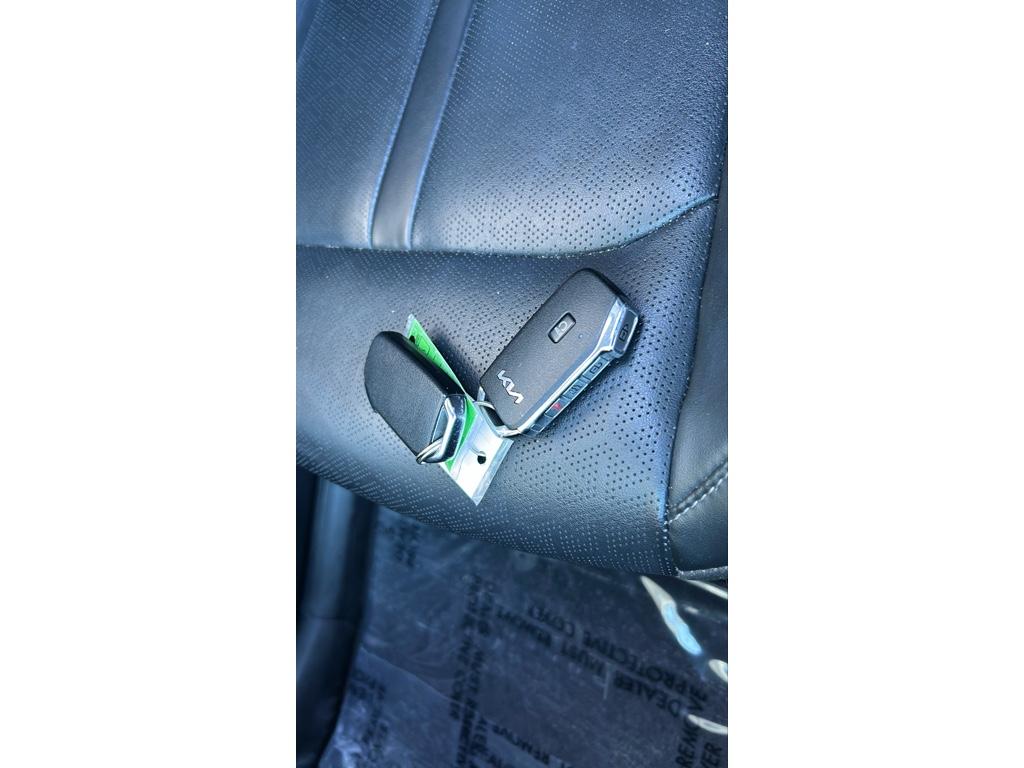Vehicle image 25 of 31