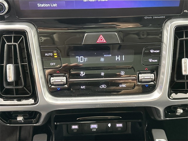 Vehicle image 15 of 42