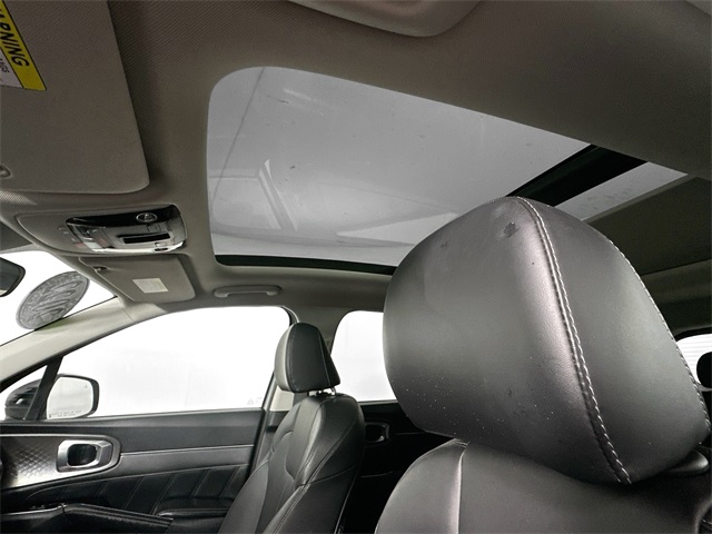Vehicle image 20 of 42