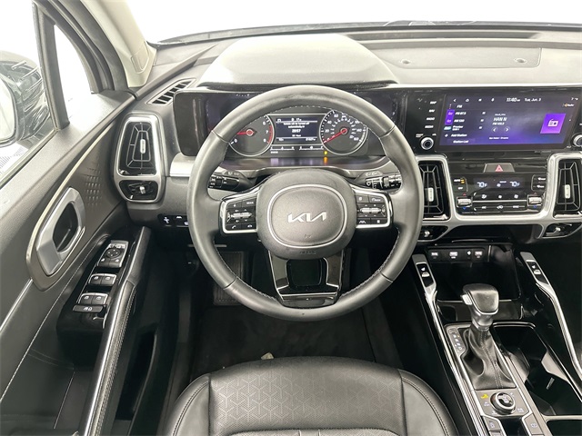 Vehicle image 11 of 42