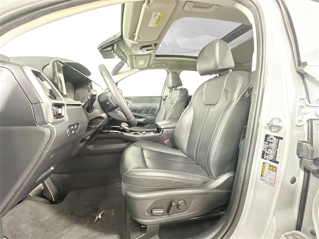 Vehicle image 10 of 42
