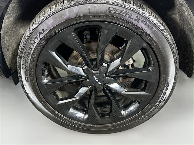 Vehicle image 34 of 42