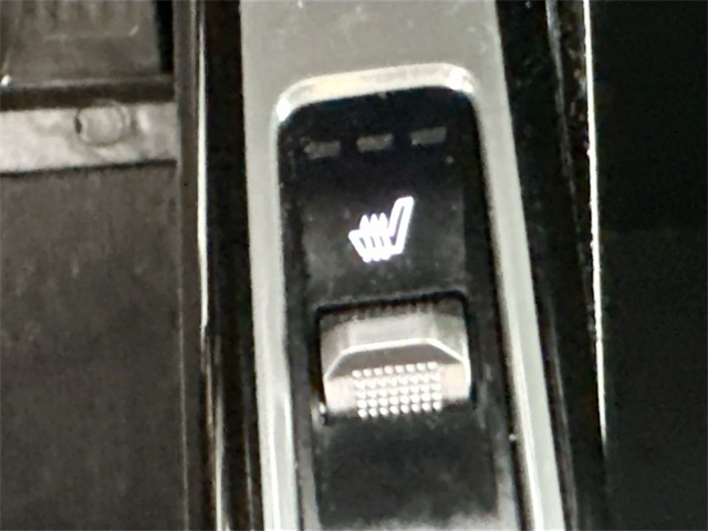 Vehicle image 19 of 42
