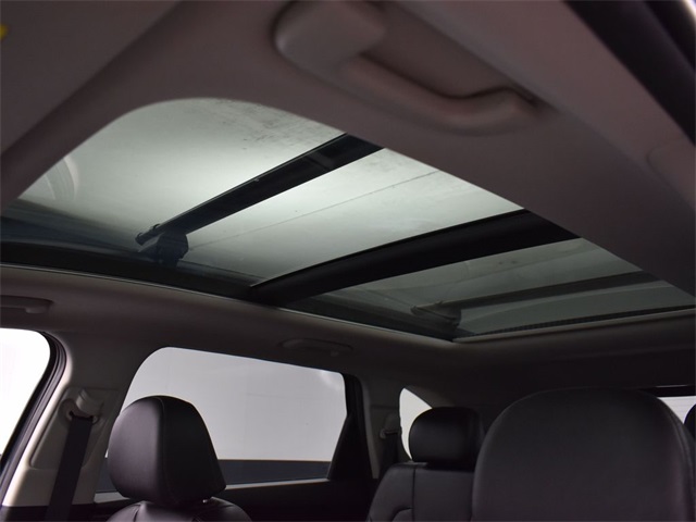 Vehicle image 33 of 50
