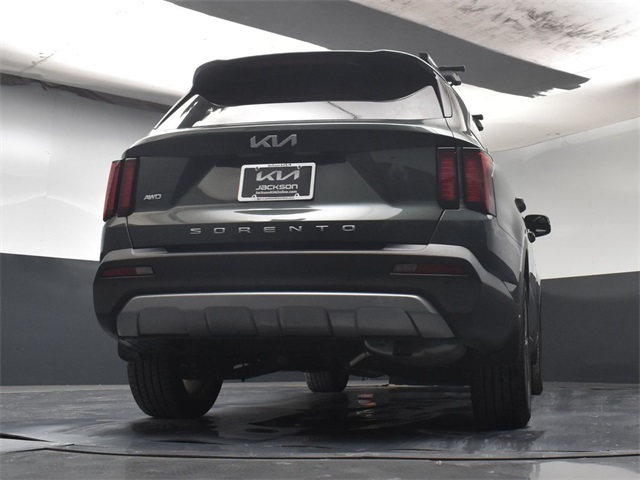 Vehicle image 21 of 50