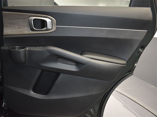 Vehicle image 41 of 50