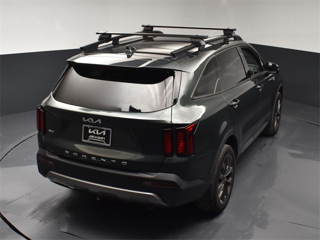 Vehicle image 17 of 50
