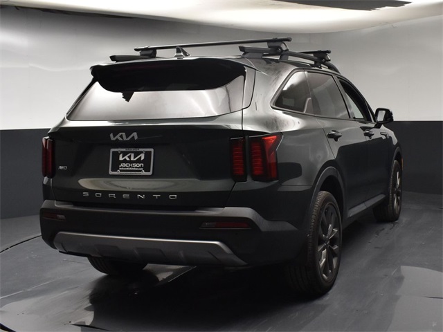 Vehicle image 18 of 50