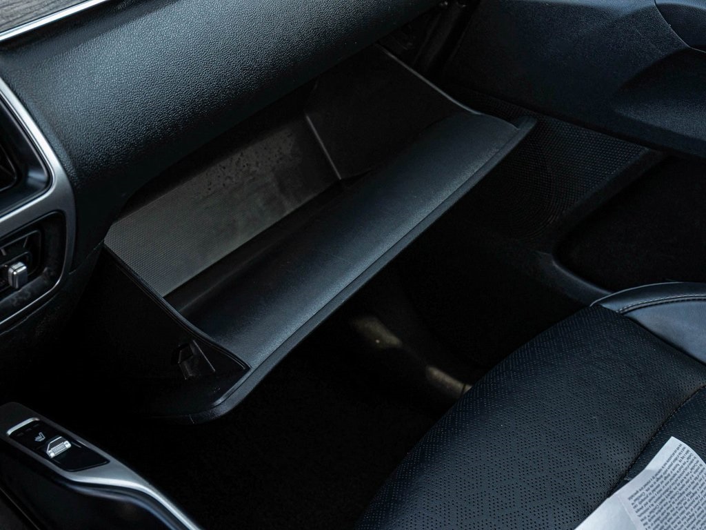 Vehicle image 19 of 45