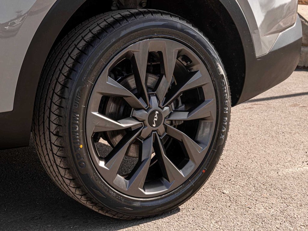Vehicle image 7 of 45