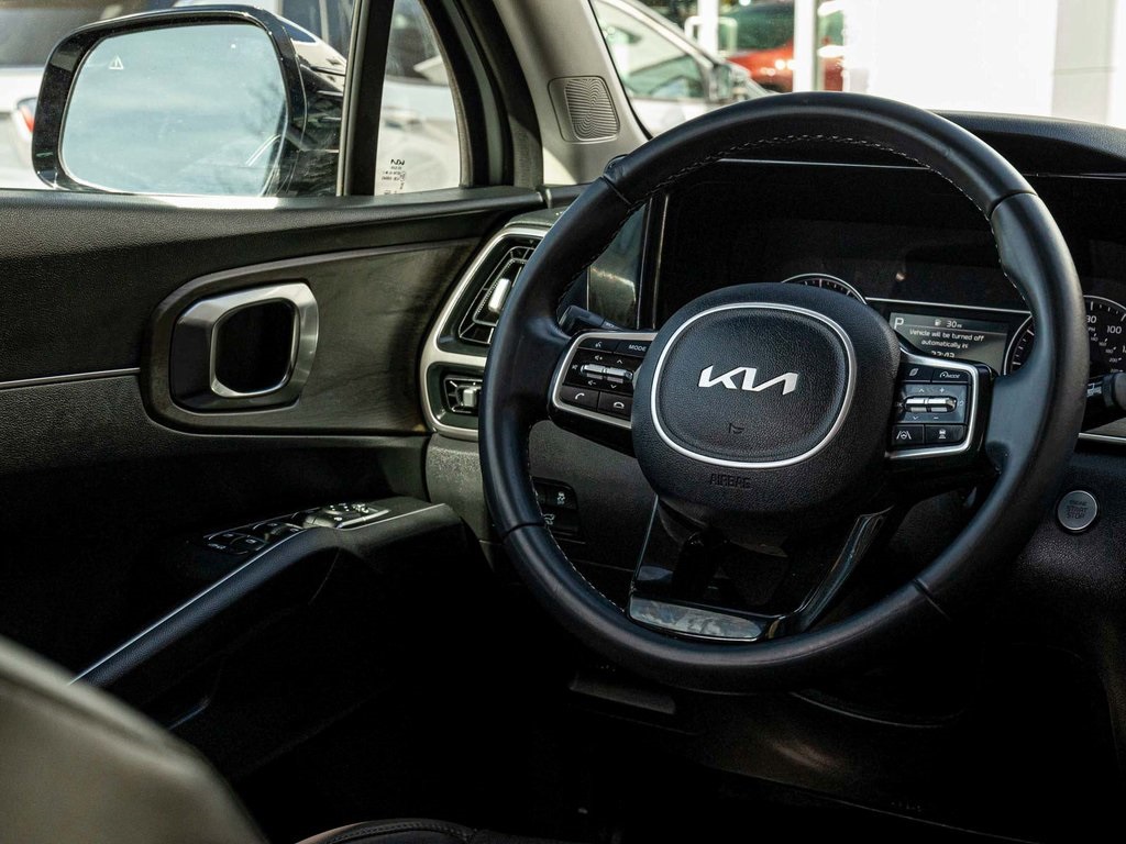 Vehicle image 25 of 45