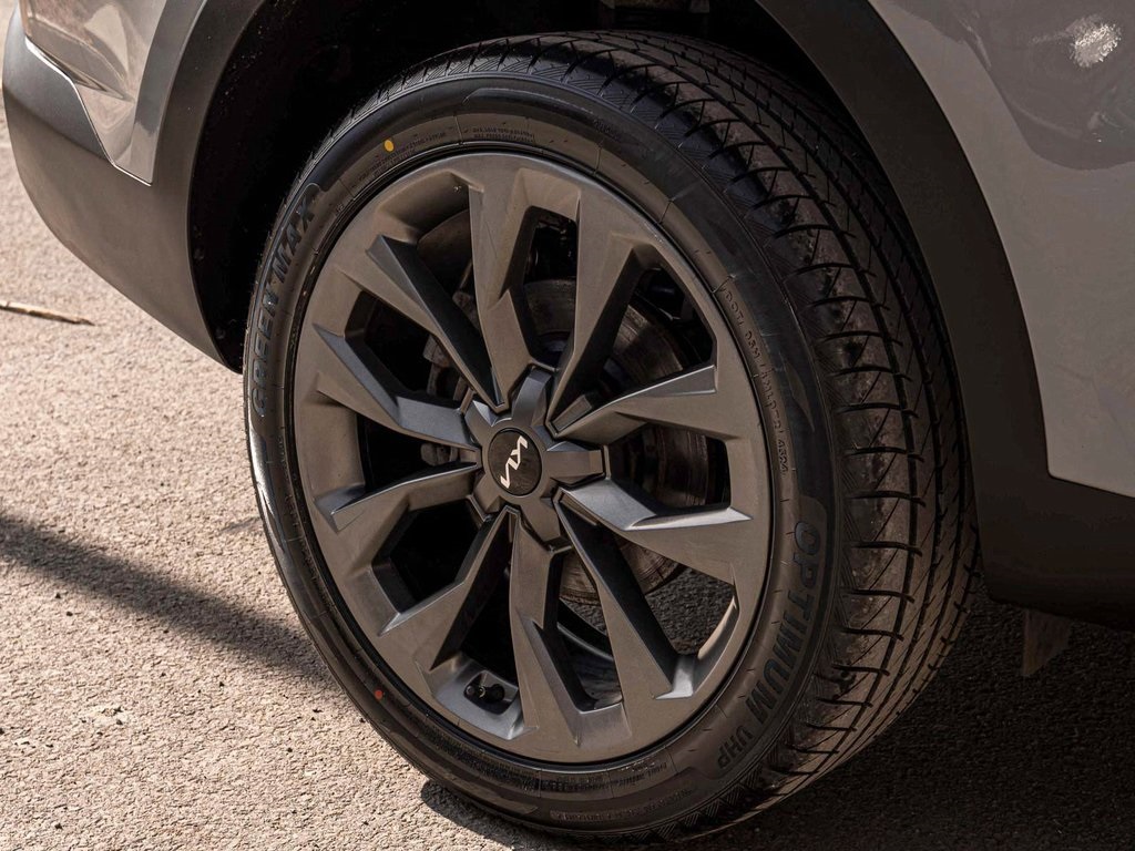 Vehicle image 10 of 45