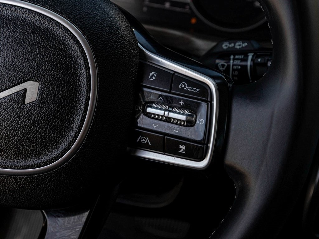 Vehicle image 24 of 45