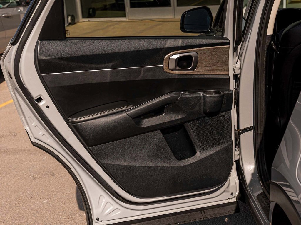 Vehicle image 14 of 45
