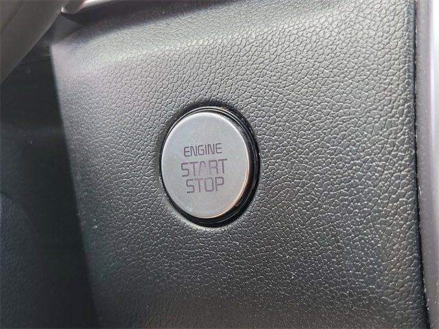 Vehicle image 13 of 33