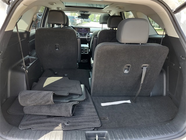 Vehicle image 29 of 33
