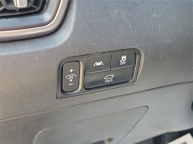 Vehicle image 8 of 33