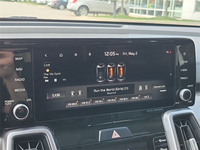 Vehicle image 14 of 33